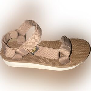 * Midform Universal Teva Sandals*